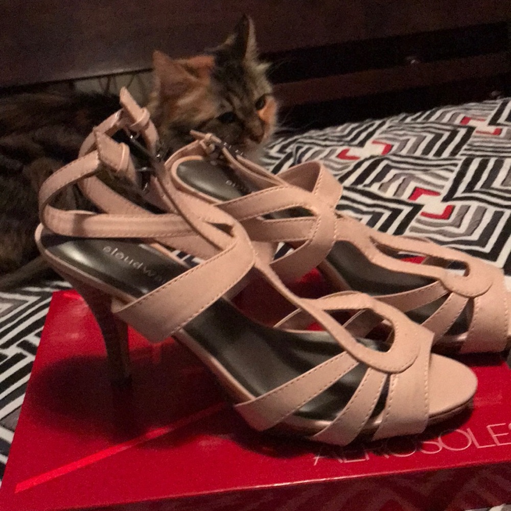 Champagne/ pale pink sandals